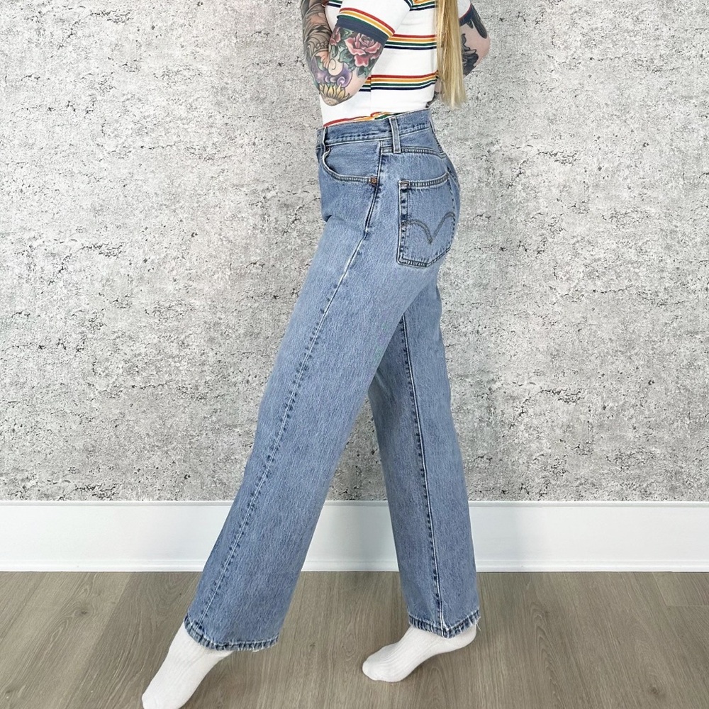 Authentic Vintage 1990s Levi 501 jeans size 6-8
